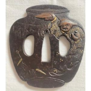 Tsuba En Forme De Jarre