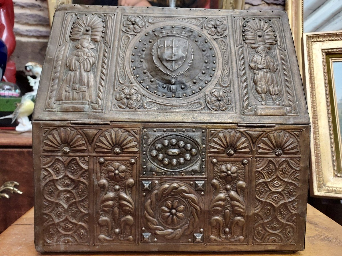Breton Dinanderie Reliquary Shrine Box-photo-7