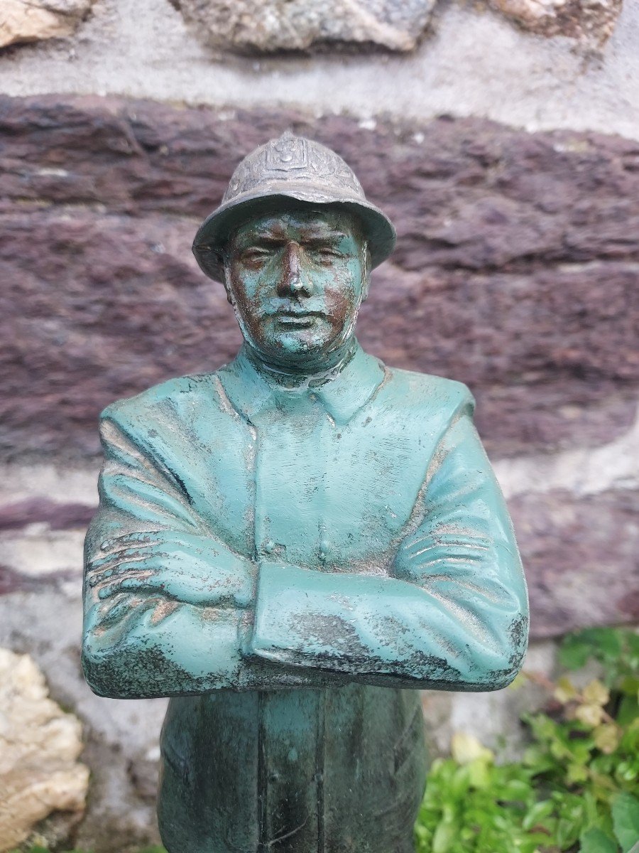 Statue Of Firefighter In Regulates -photo-4