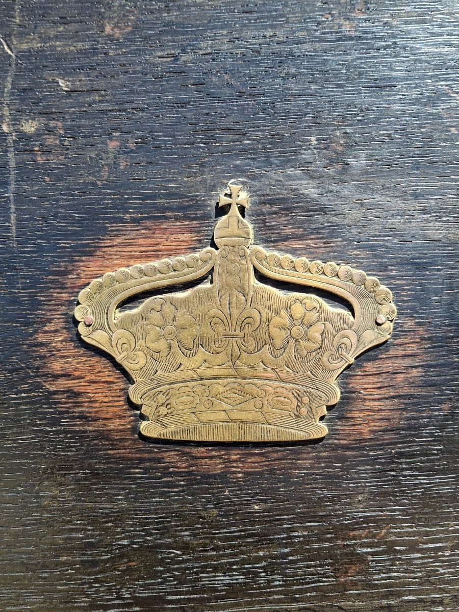 Boiseries panneaux en chêne sculpté bicolore ornés d'une couronne de marquis-photo-2
