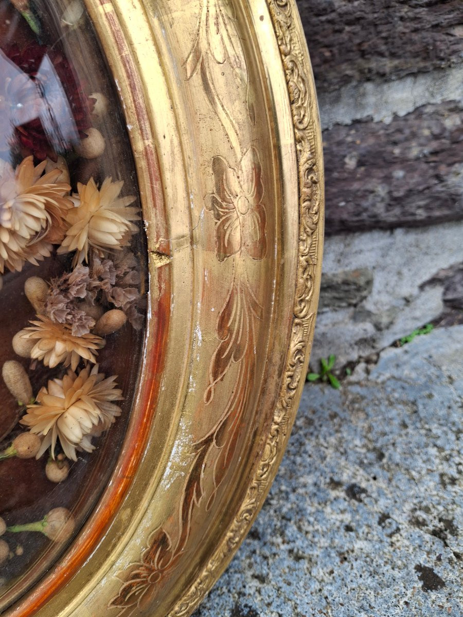 19th Century Louis Philippe Gilded Wood And Curved Glass Frame-photo-2
