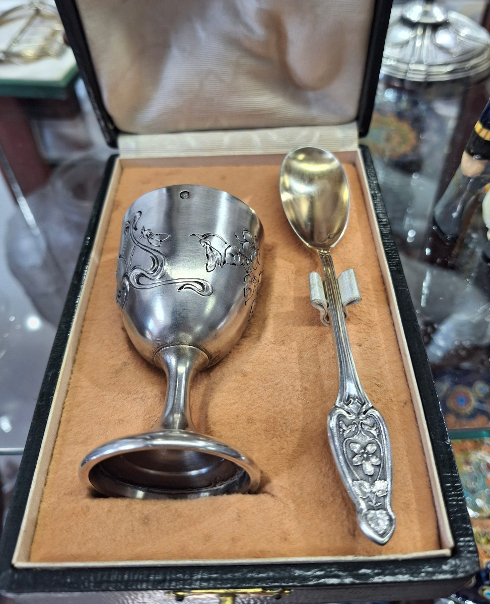 Coquetier en argent et sa cuillère art nouveau