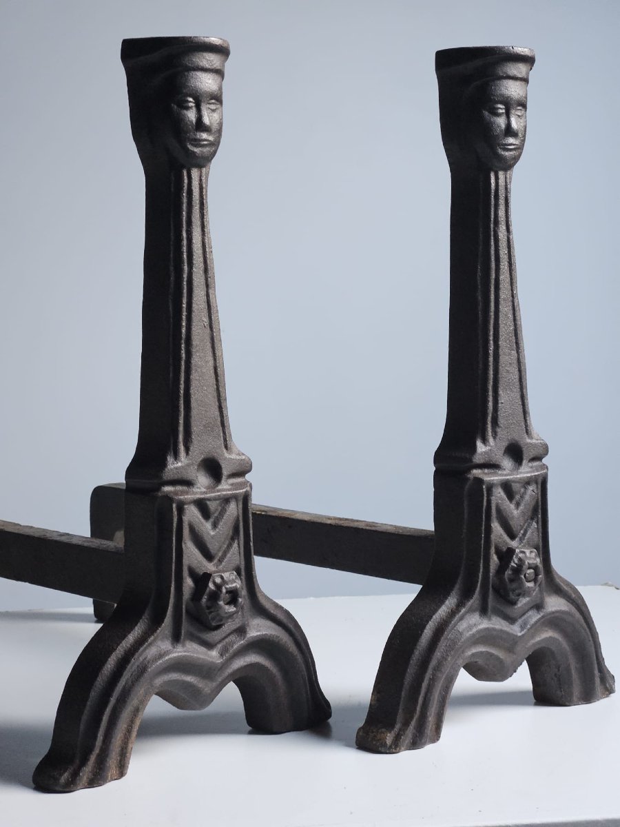 Paire de chenets antropomorphes en fonte -photo-2