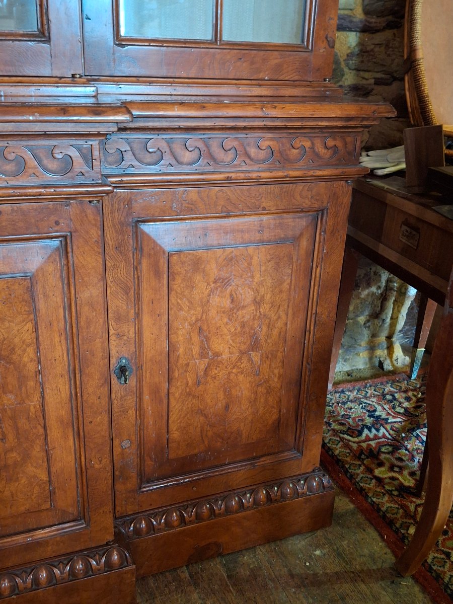 English Two-part Carved Wooden Display Bookcase-photo-3