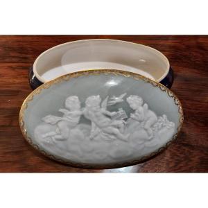 Boite En Porcelaine De Limoges émail Pate Sur Pate