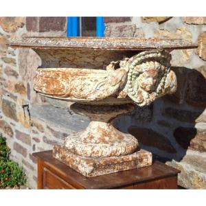 Urne de jardin, grande vasque en fonte mascarons