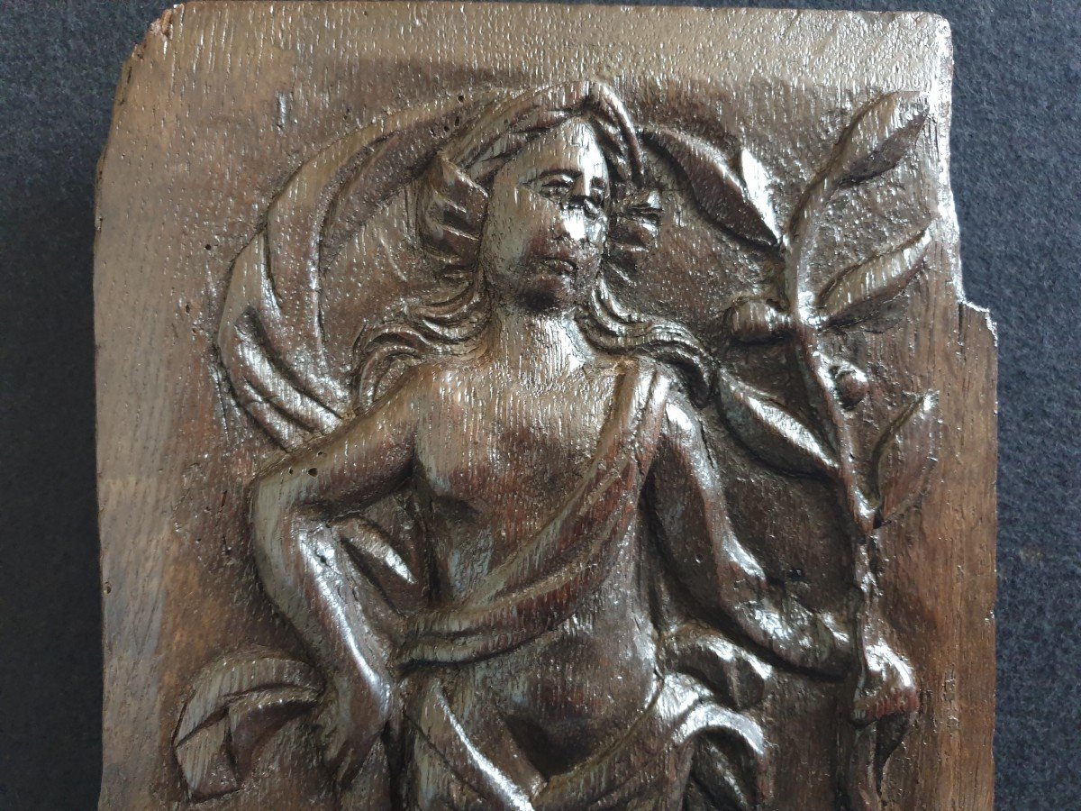 Panneau sculpté "Athena" XVIe siècle -photo-4