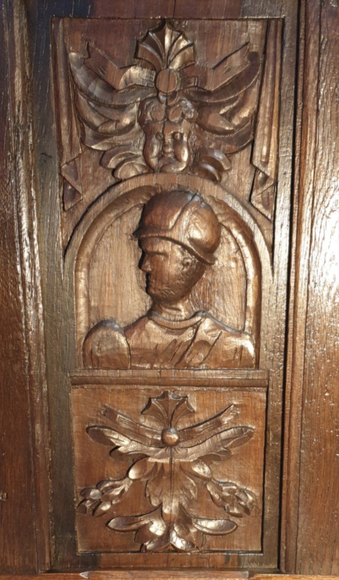 Woodwork With Three Panels With 17th Century Profiles -photo-4
