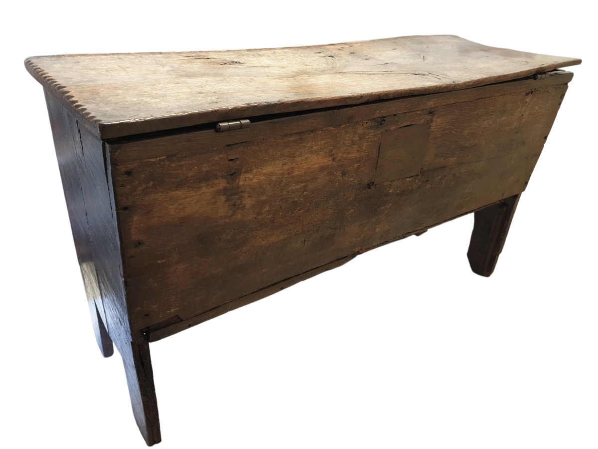 Small "six-plank" Chest, England, Circa 1650-photo-5