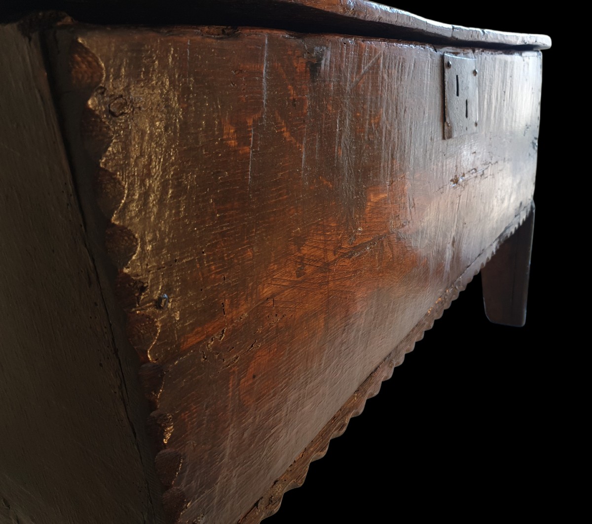 Small "six-plank" Chest, England, Circa 1650-photo-8