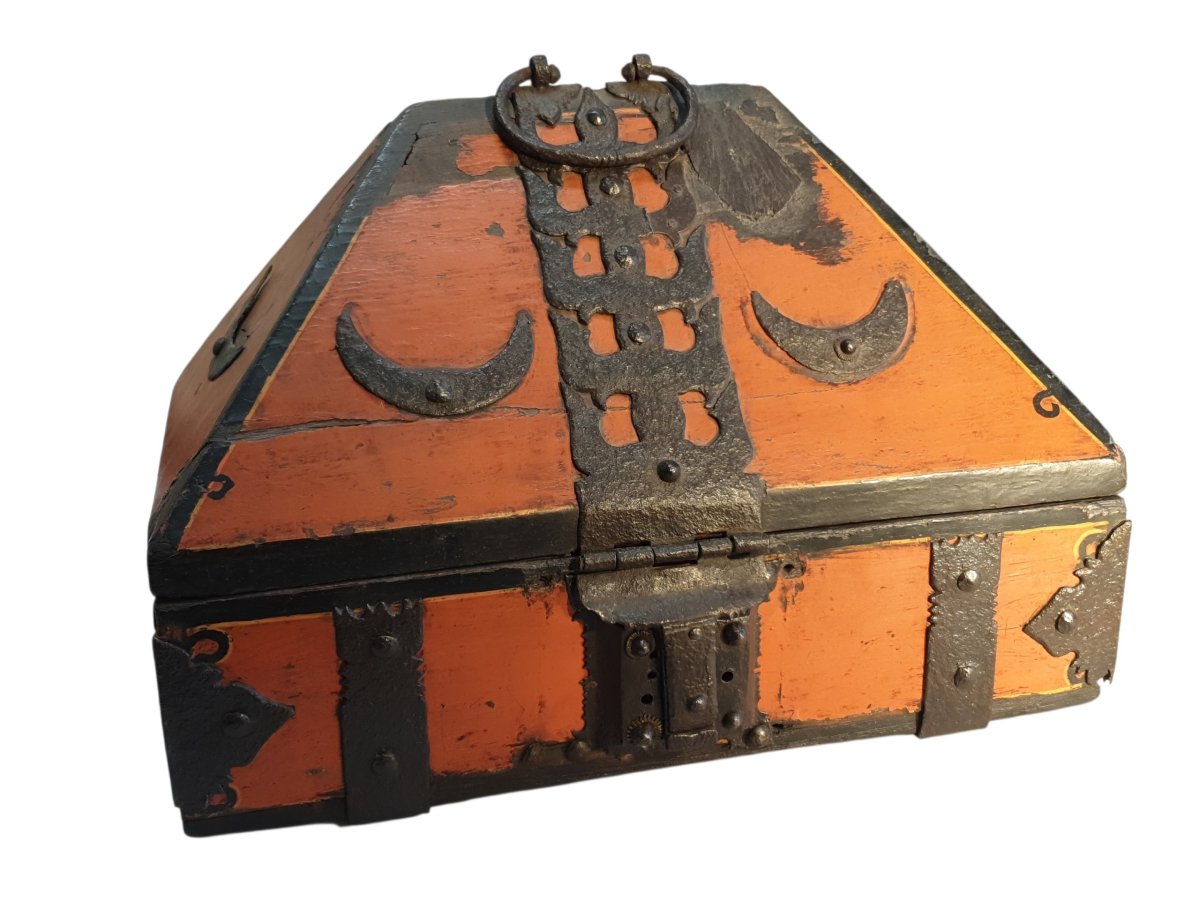 18th-century Wedding Chest From India (kerala) -photo-2