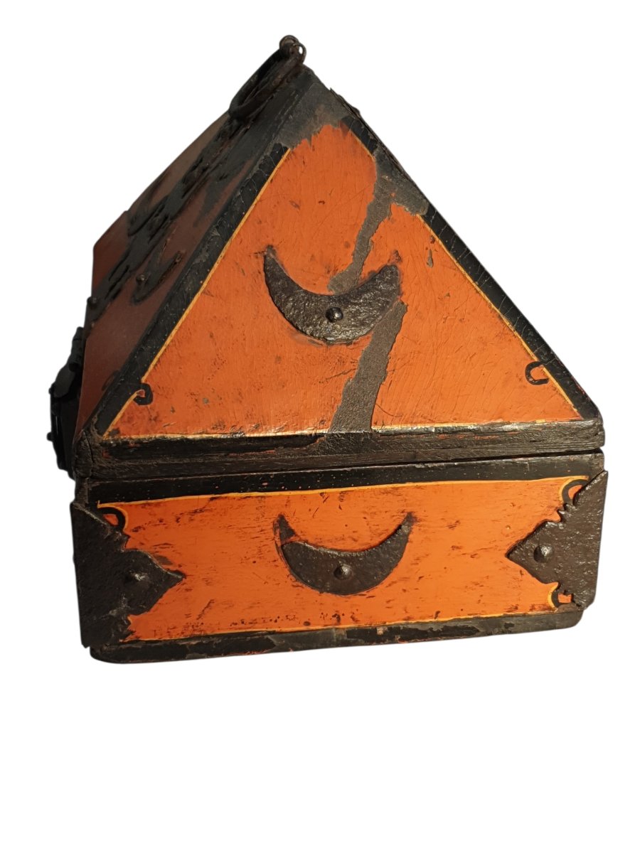 18th-century Wedding Chest From India (kerala) -photo-1