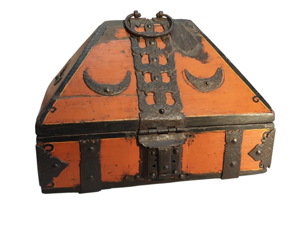 18th-century Wedding Chest From India (kerala) -photo-8
