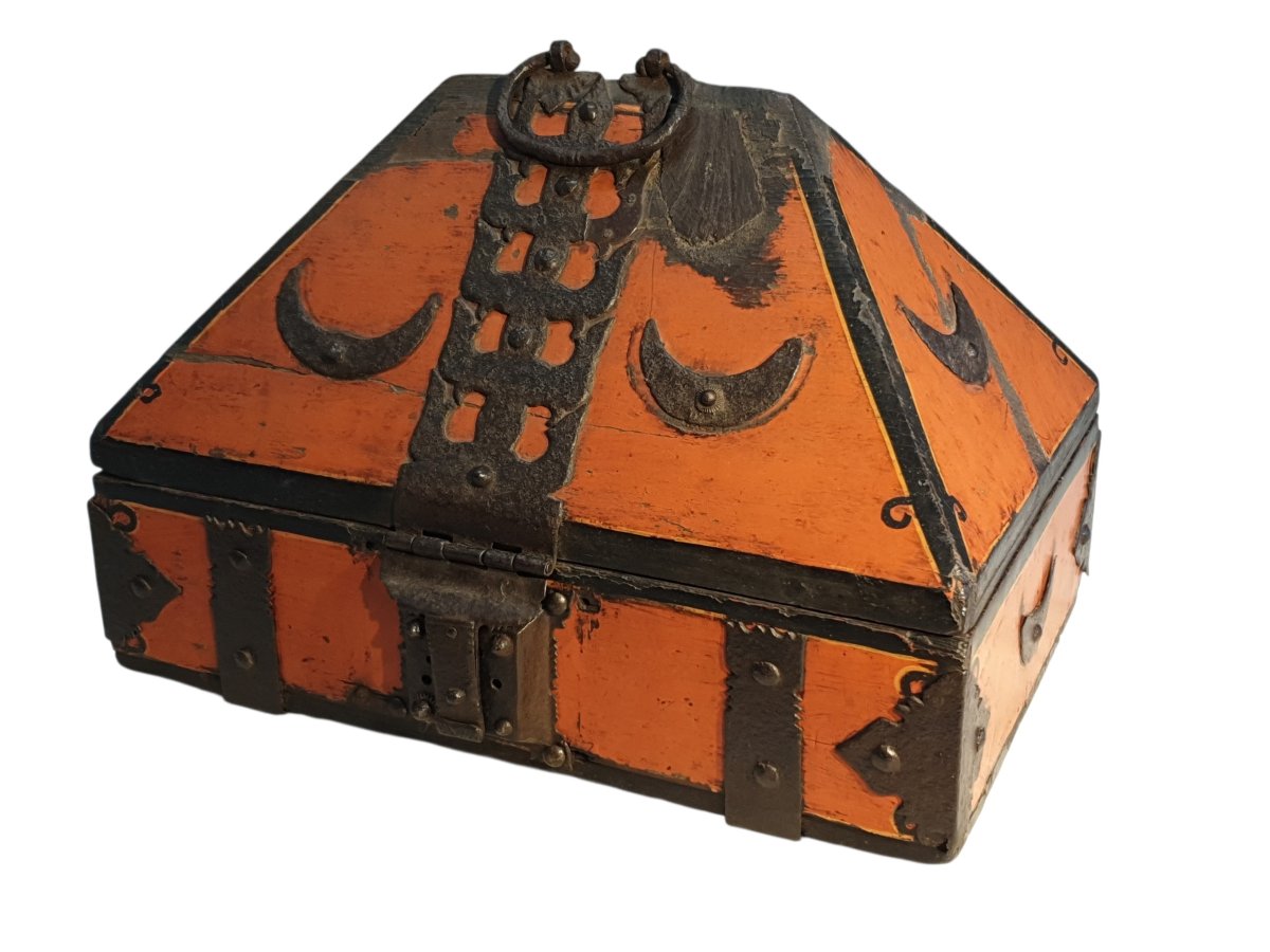 18th-century Wedding Chest From India (kerala) 