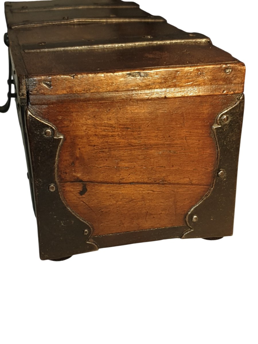 Coffret en bois de noyer XVIIe siècle -photo-2