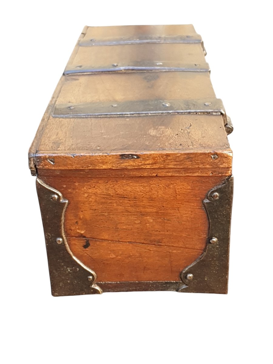 Coffret en bois de noyer XVIIe siècle -photo-3