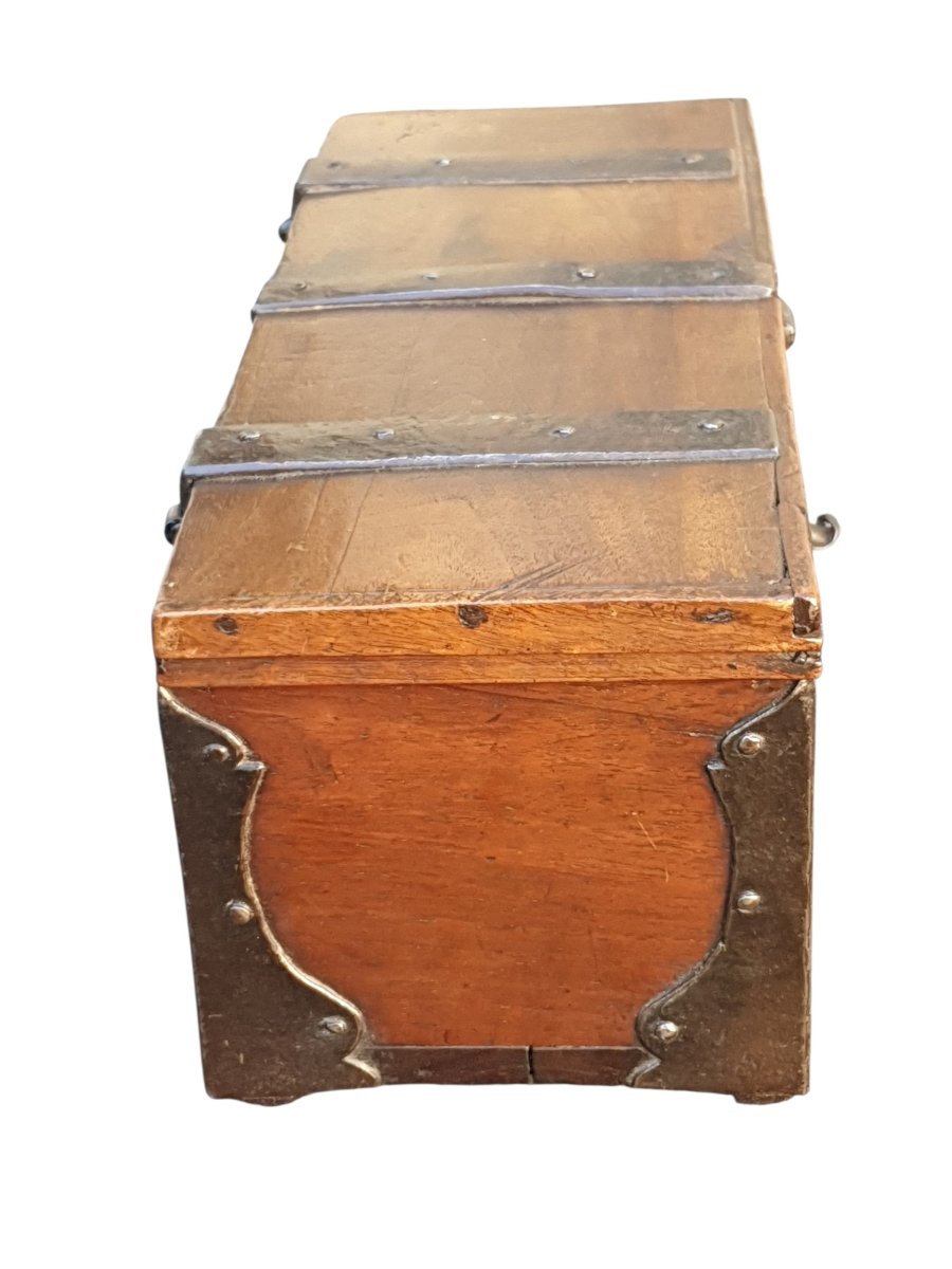 Coffret en bois de noyer XVIIe siècle -photo-5