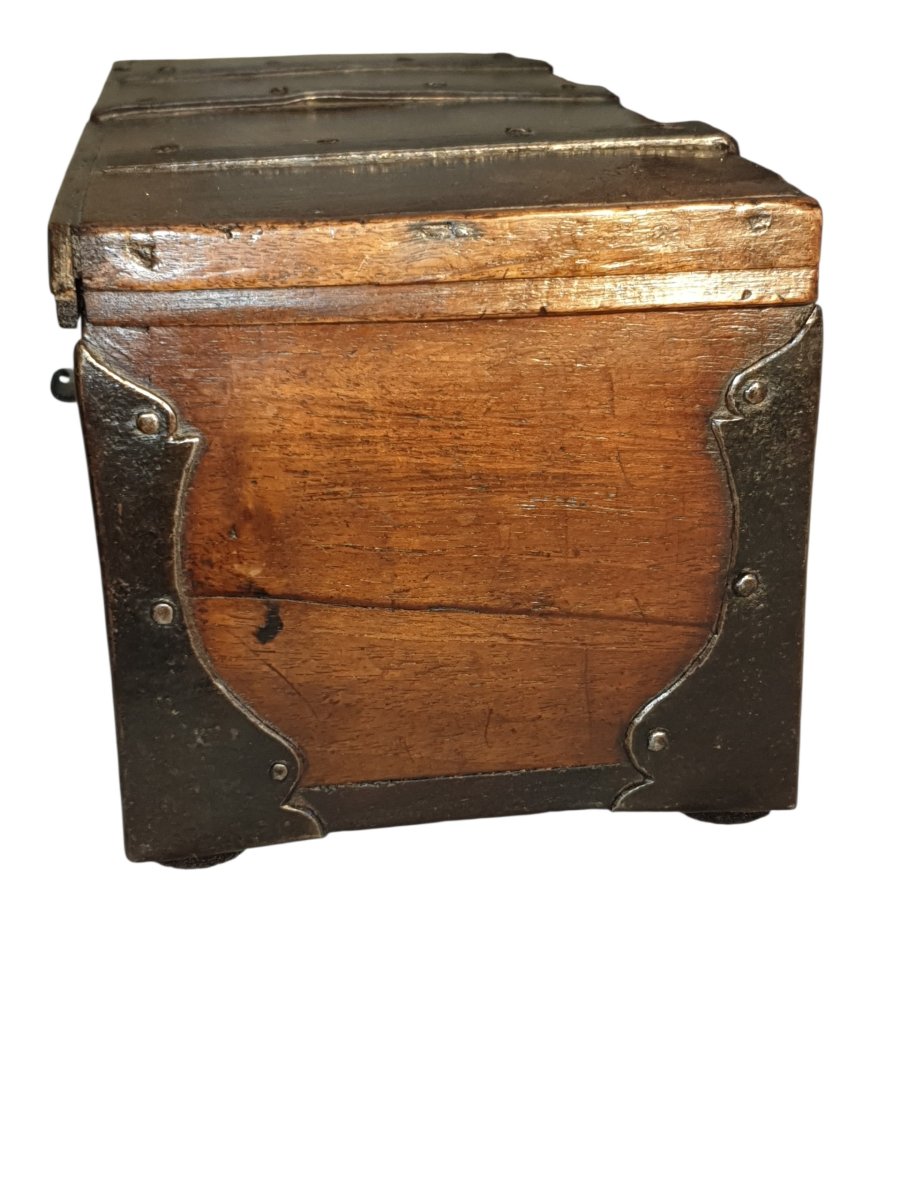 Coffret en bois de noyer XVIIe siècle -photo-6