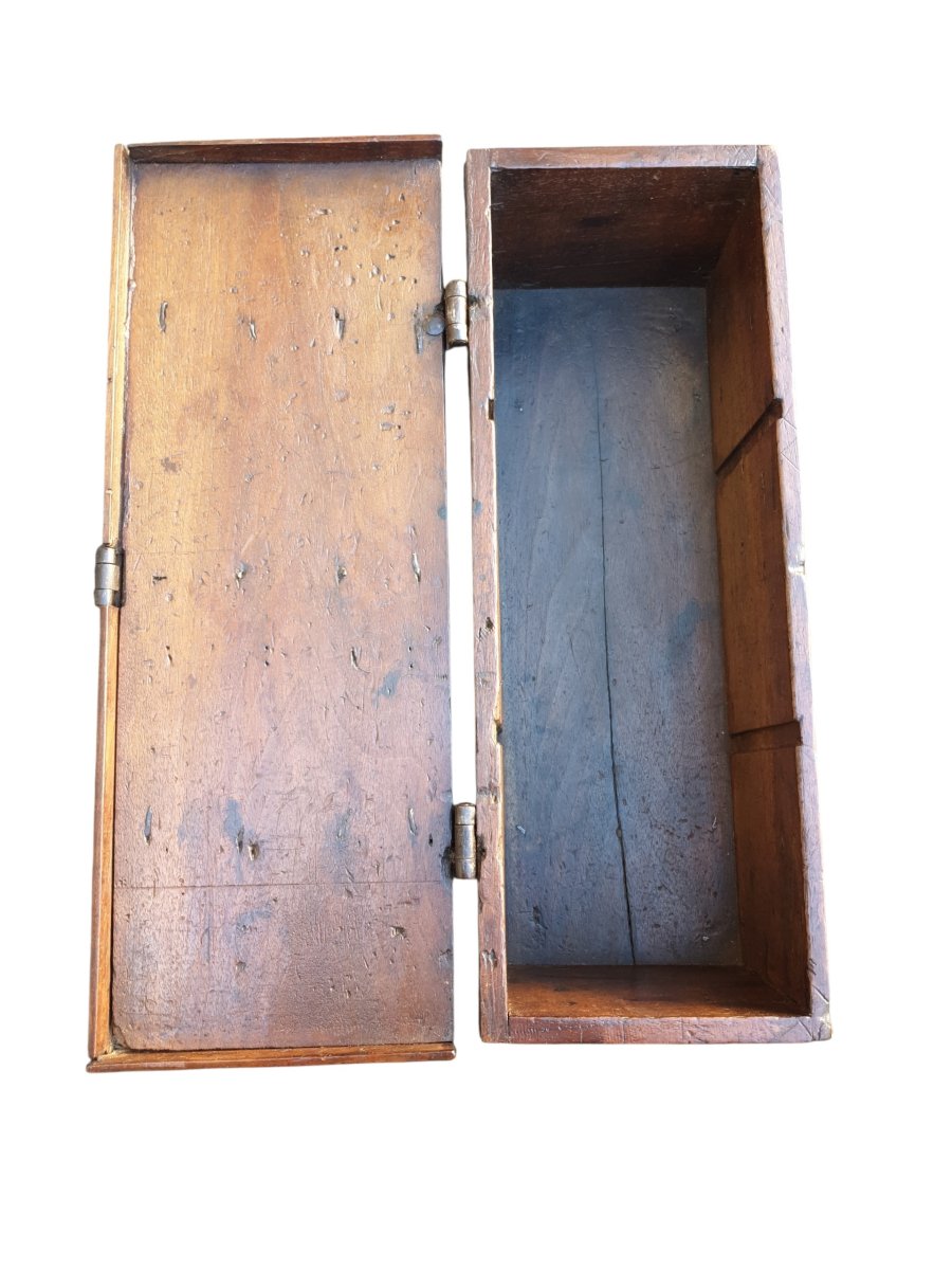 Coffret en bois de noyer XVIIe siècle -photo-7