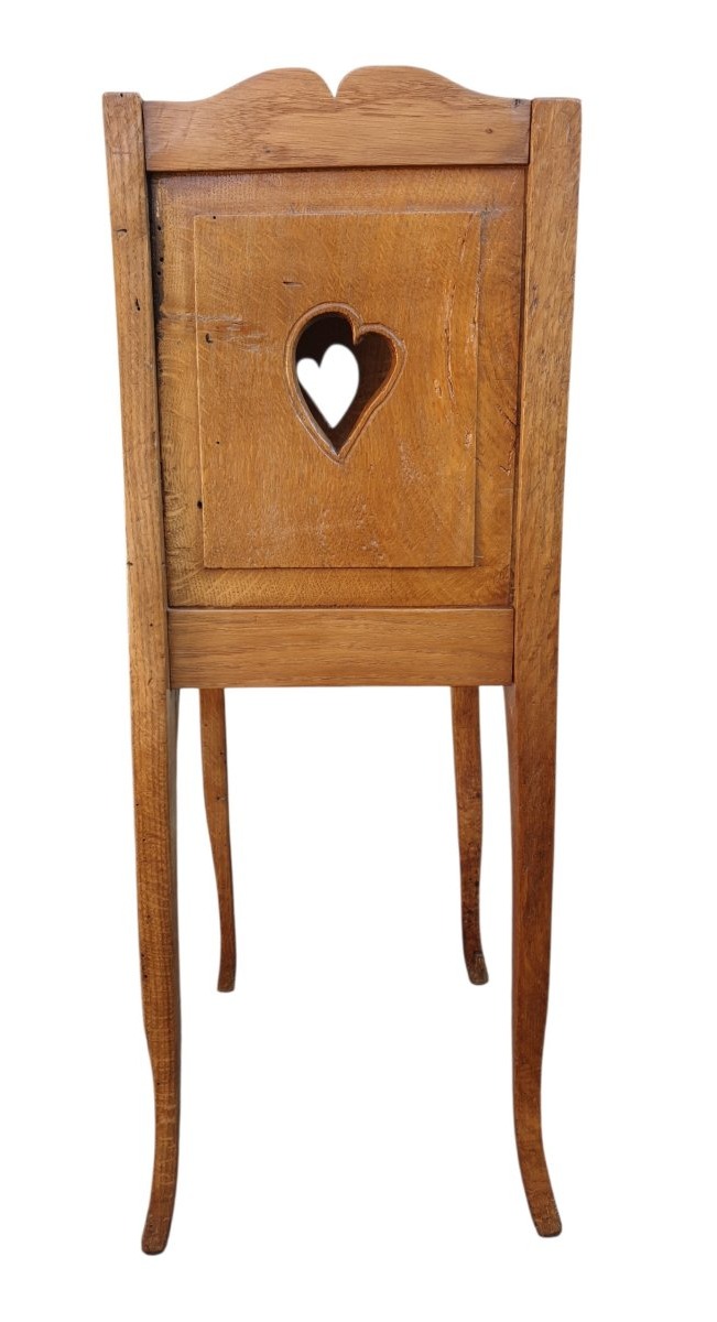 18th-century Louis XV-style "heart" Nightstand -photo-2