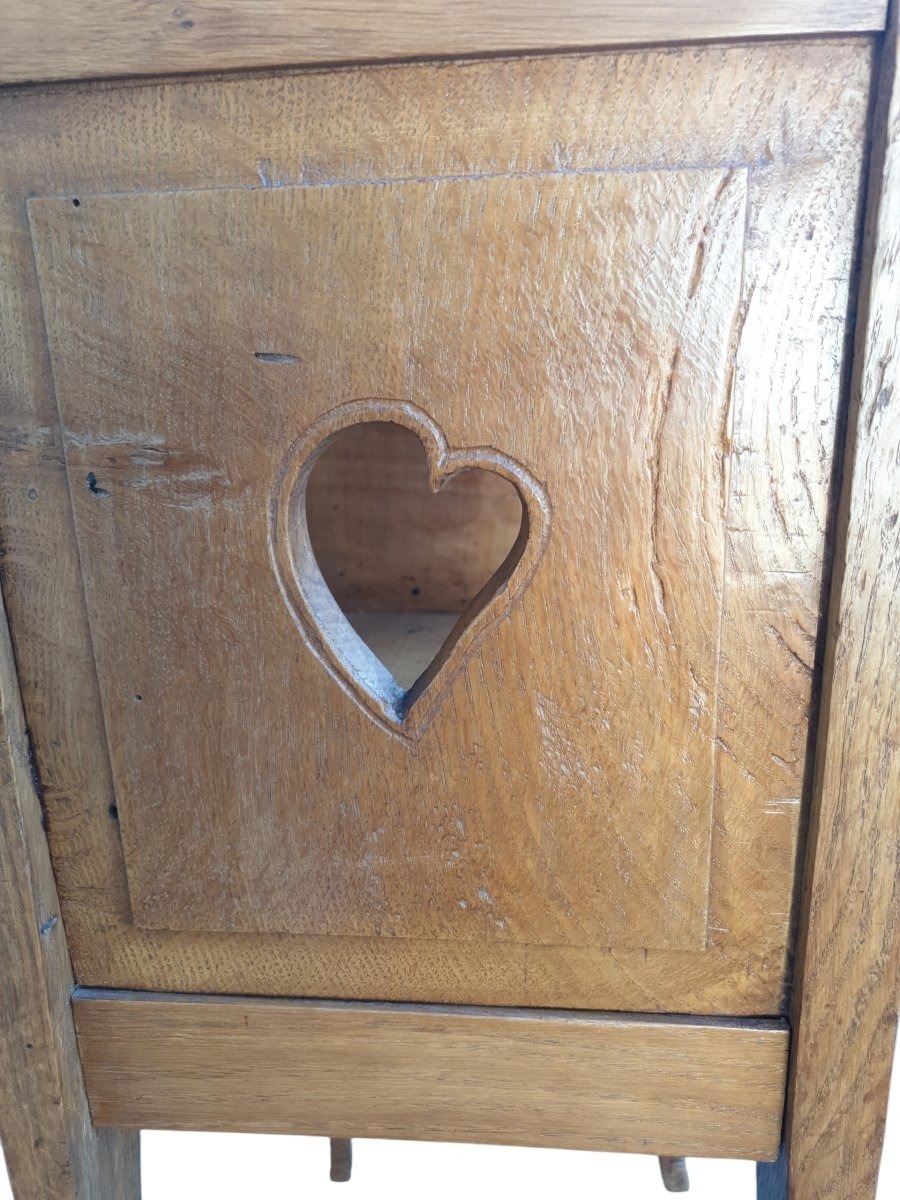 18th-century Louis XV-style "heart" Nightstand -photo-3
