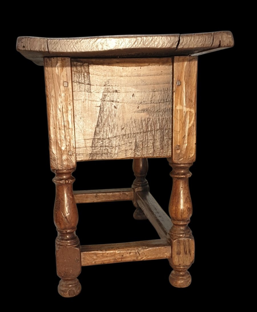 Petite table Espagnole XVIIe siècle -photo-1