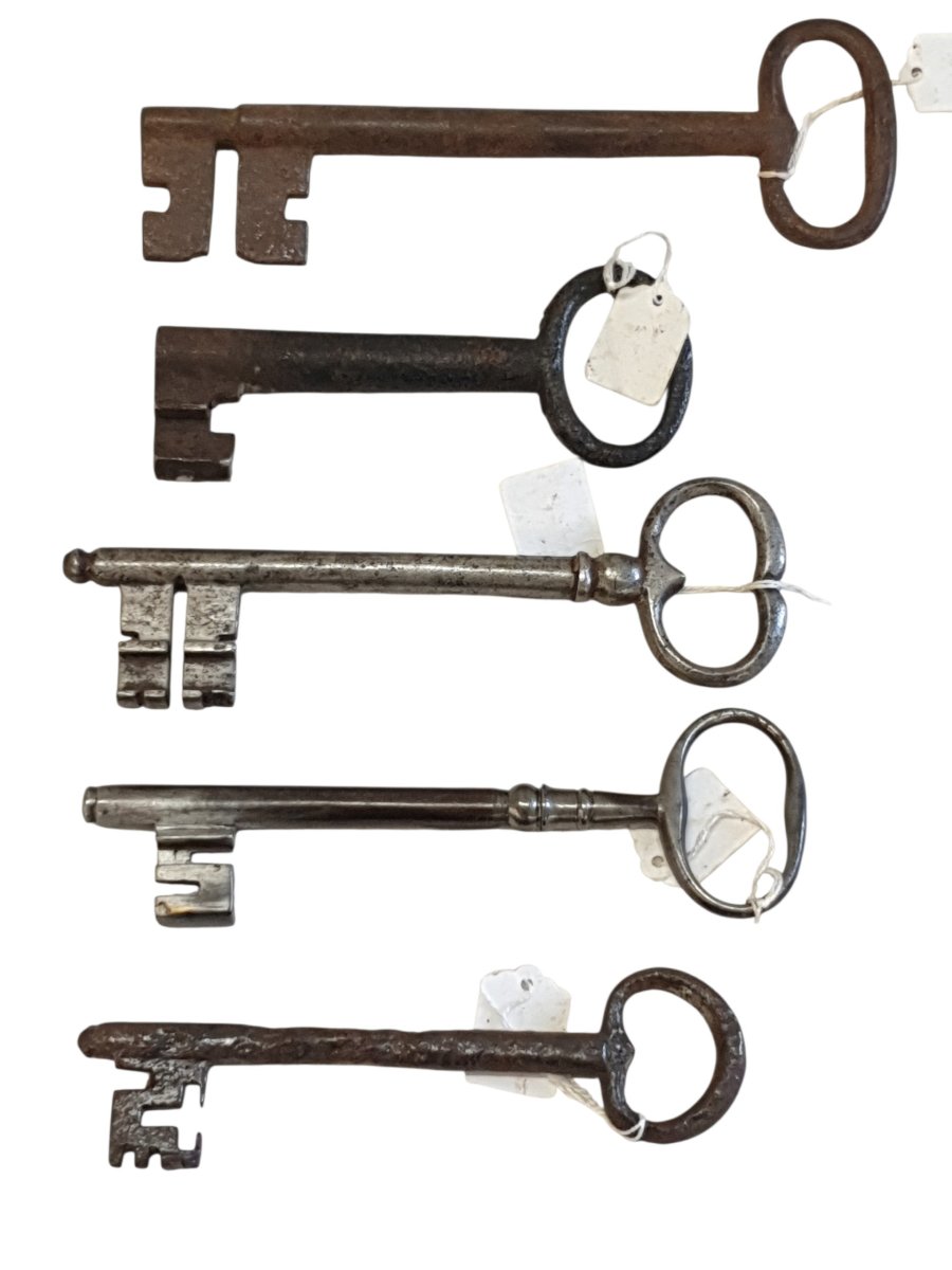 Lot de 11 clefs anciennes ( XVIIe et XVIIIe siècle)-photo-2