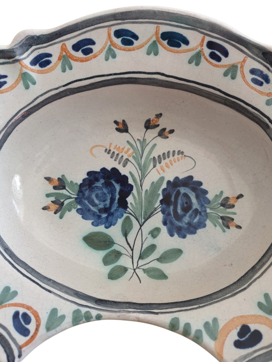 Plat à barbe " deux fleurs bleues " Nevers XVIIIe siècle -photo-2