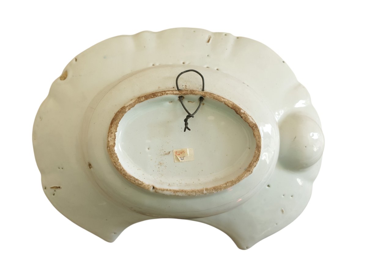 Nevers "quadrilobed" Beard Bowl, 18th Century -photo-1