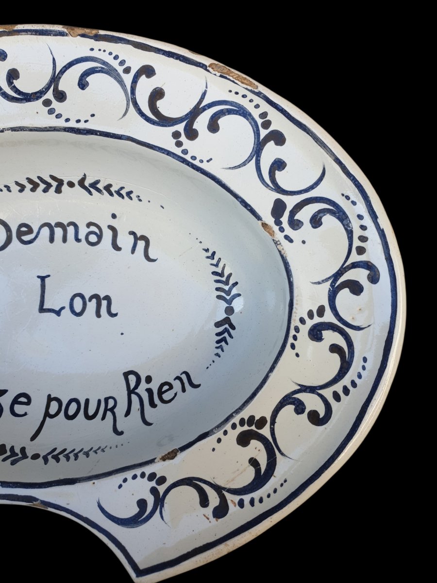 Plat à barbe " Demain lon raze pour rien" XVIIIe siècle -photo-2