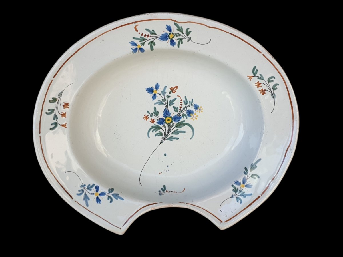 "flower Bouquet" Shaving Bowl, Auxerre, 18th Century 