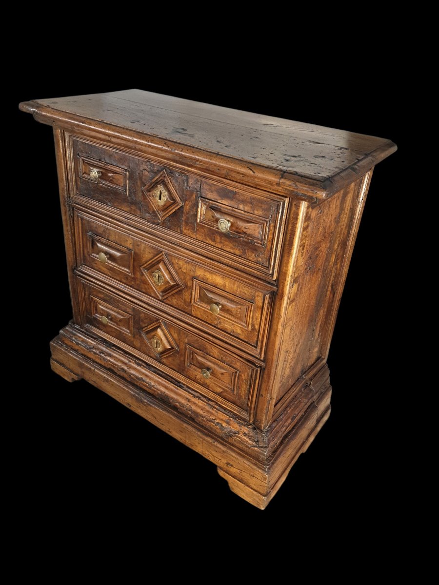 Small 17th-century Italian Chest Of Drawers -photo-2
