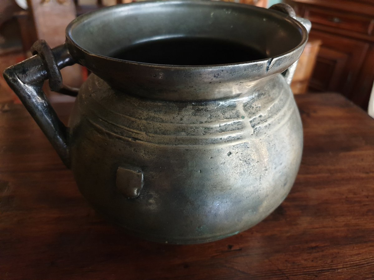 17th Century Bronze Cauldron-photo-1