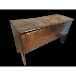 Small "six-plank" Chest, England, Circa 1650