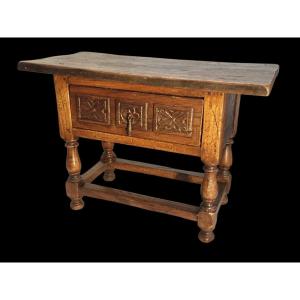 Petite table Espagnole XVIIe siècle 