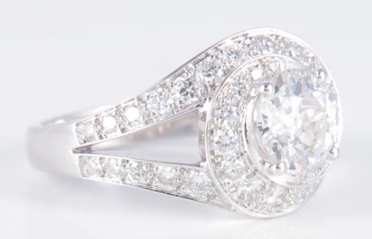 Tourbillon Diamond Ring