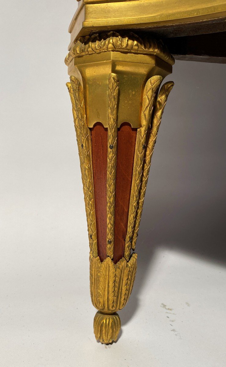  Commode En Marqueterie Dans Le Style De Jean Henri Riesener-photo-1