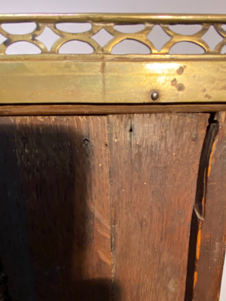 Late 18th Century Mahogany Desk-photo-8