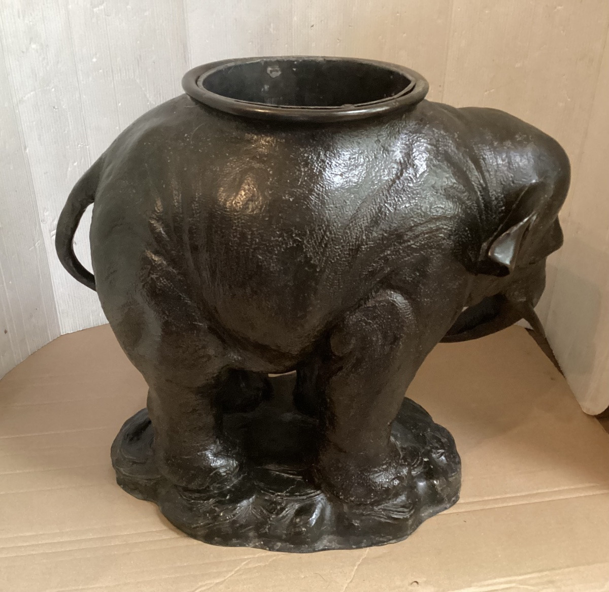 Éléphant en bronze formant cache-pot-photo-2