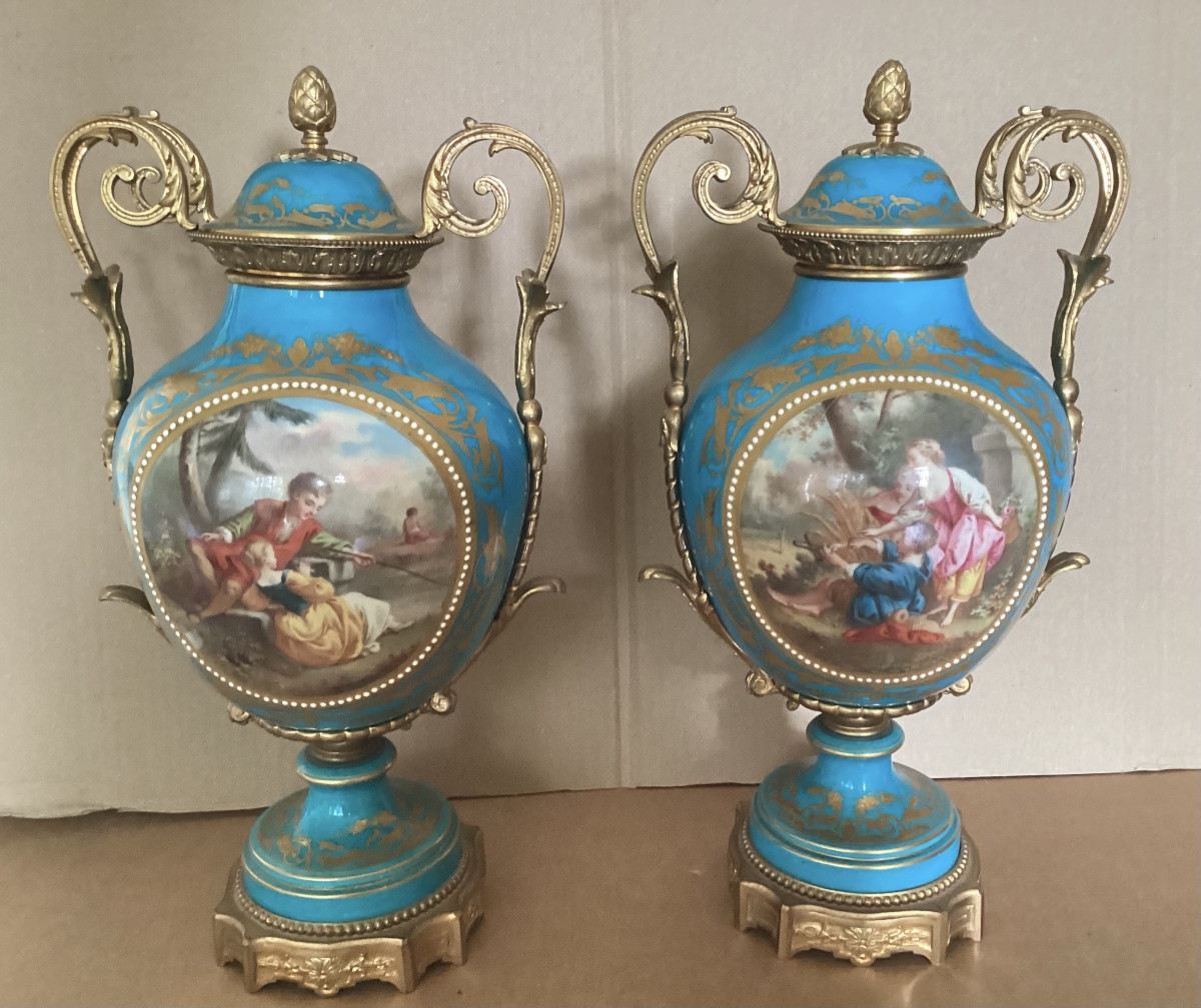 Paire de vases montés 19ème 