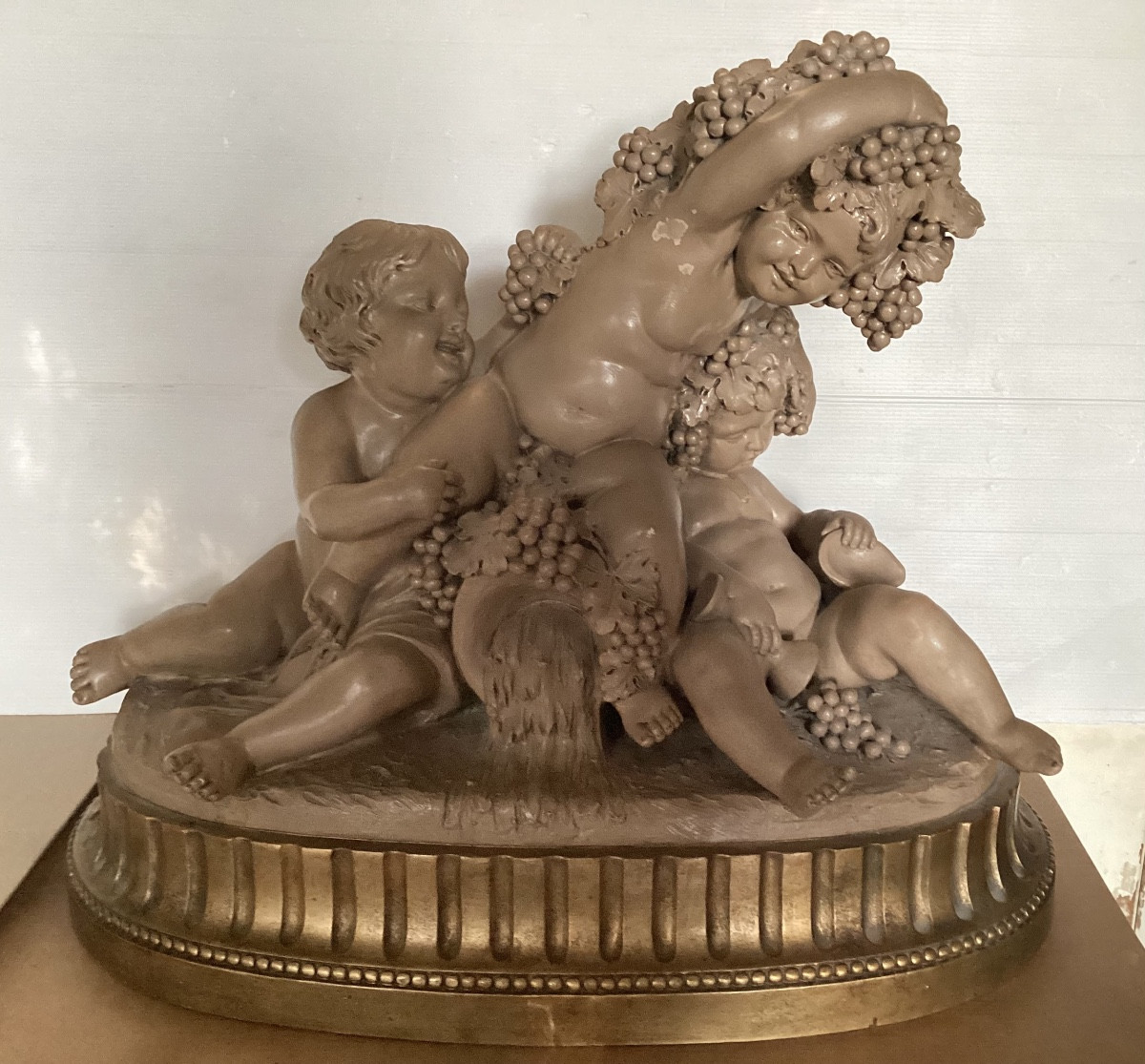 Importante terre cuite signée 