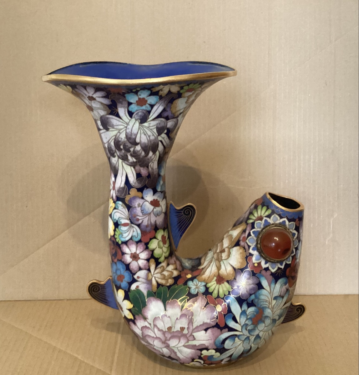 Vase en émaux cloisonnés 
