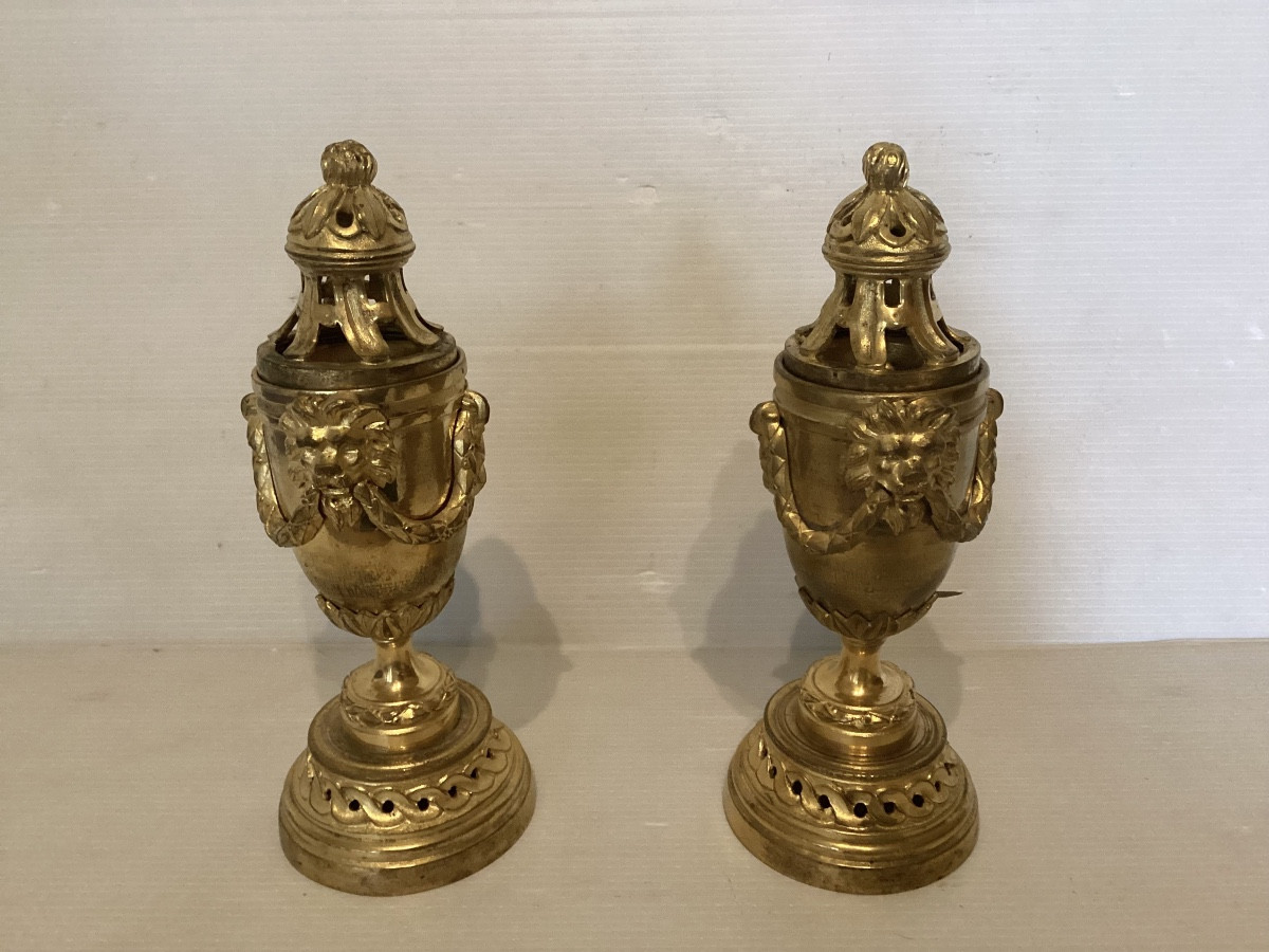 Paire de cassolettes Louis XVI 