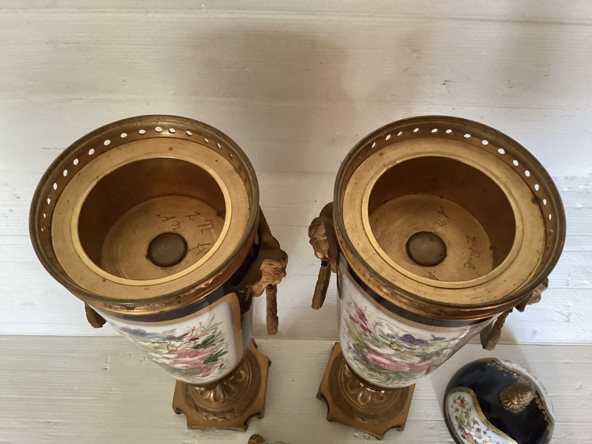 Pair Of Sèvres Vases-photo-7