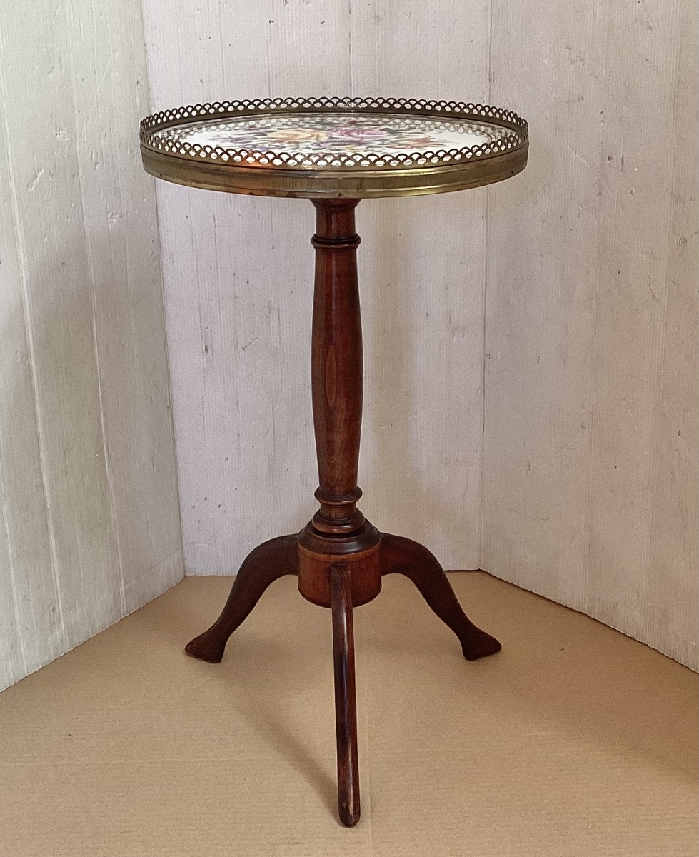 Pedestal Table-photo-2