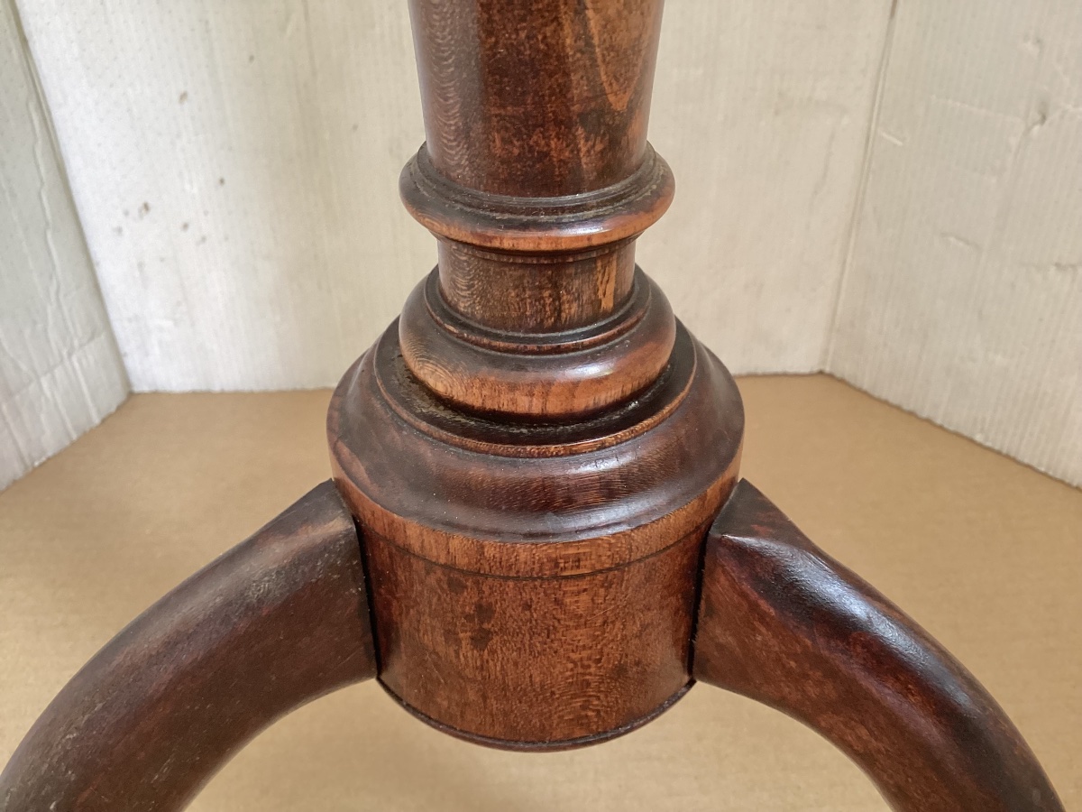 Pedestal Table-photo-6