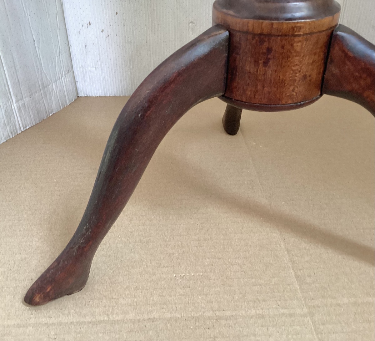Pedestal Table-photo-7