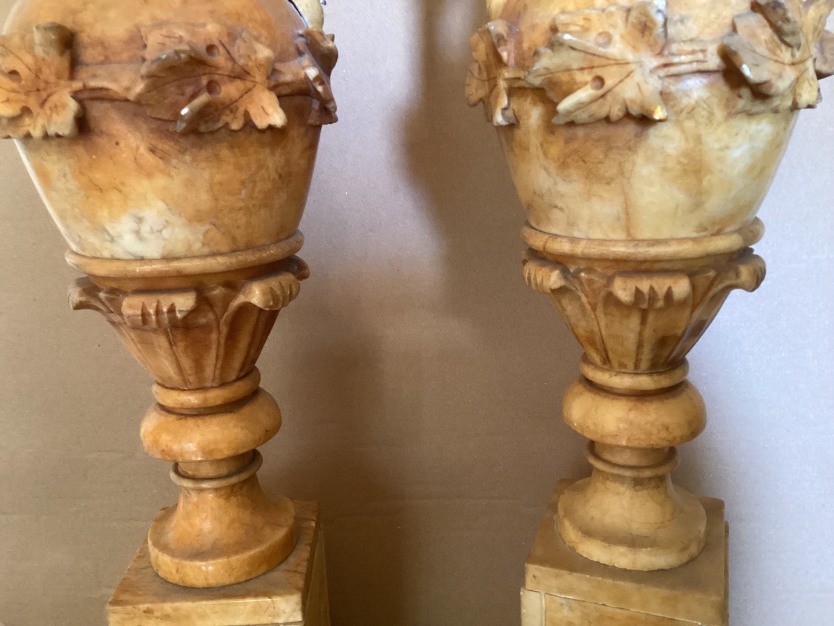 Pair Of 19th-century Italian Amphorae -photo-6