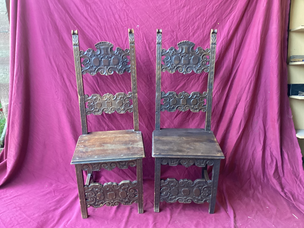 Paire de chaises style 17ème