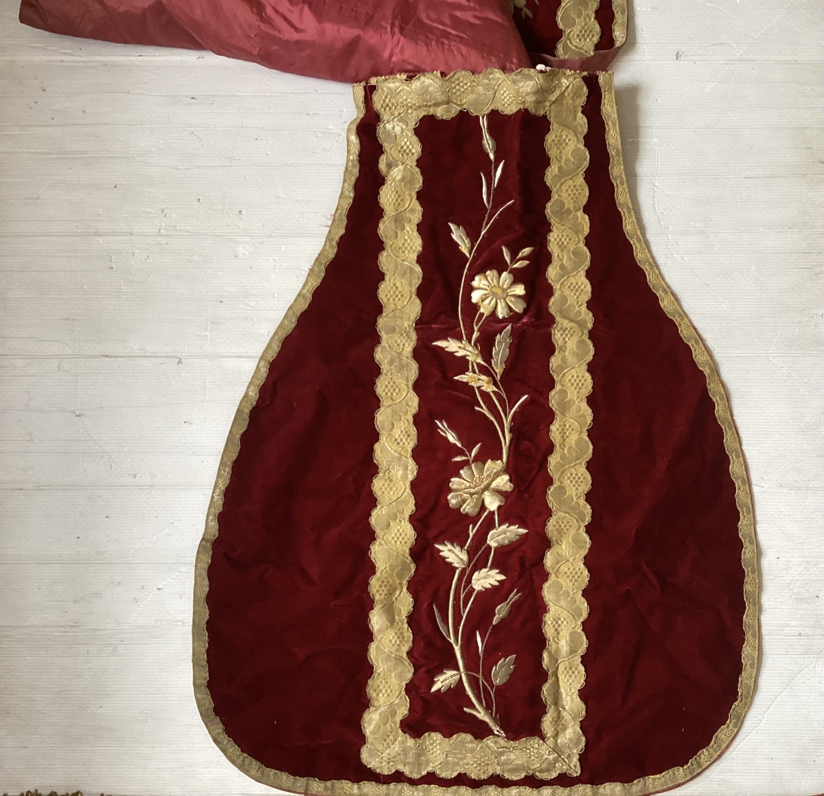 Chasuble With Various Pieces -photo-1